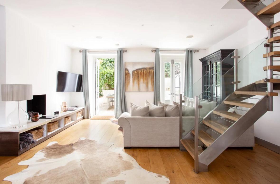 Apartment 3 Bedrooms- Iconic Little Venice With Private Garden